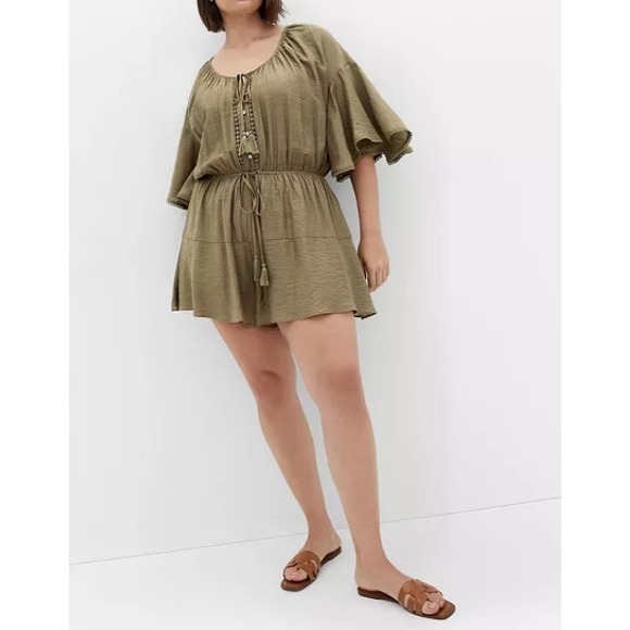 City Chic Pants - NWT City Chic Women's Plus Size Playsuit - Harlow Lace Embroidered - Size 14